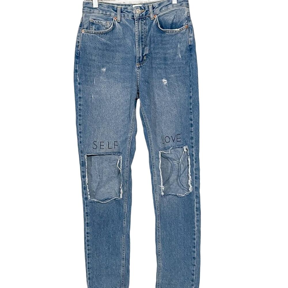 BDG High Waisted Light Wash Cut Out Knee Mom Jeans, EUC, Size 27